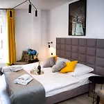 Susan Centrum Kazimierz Ac Self Check In Appartement *