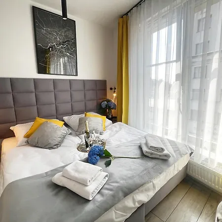 Susan Centrum Kazimierz Ac Self Check In Apartment *