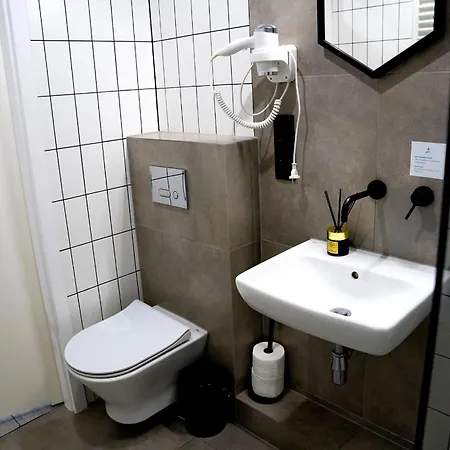Susan Centrum Kazimierz Ac Self Check In Apartment Krakau